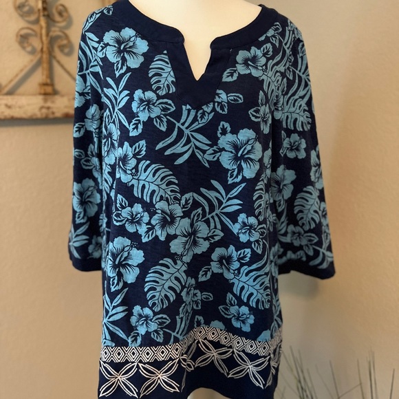 Tommy Bahama large navy blue floral embroidered blouse - Picture 3 of 6